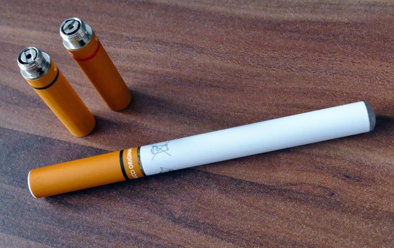 e-cigarette-ST PIERRE-min_electronic_cigarette_e_cigarette_nicotine_vapor_vaporizer_smoke_tobacco-663282